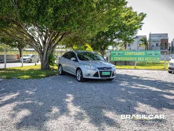 FORD FOCUS 2.0 SE SEDAN 16V FLEX 4P AUTOMÁTICO FORD FOCUS 2.0 SE SEDAN 16V FLEX 4P AUTOMÁTICO